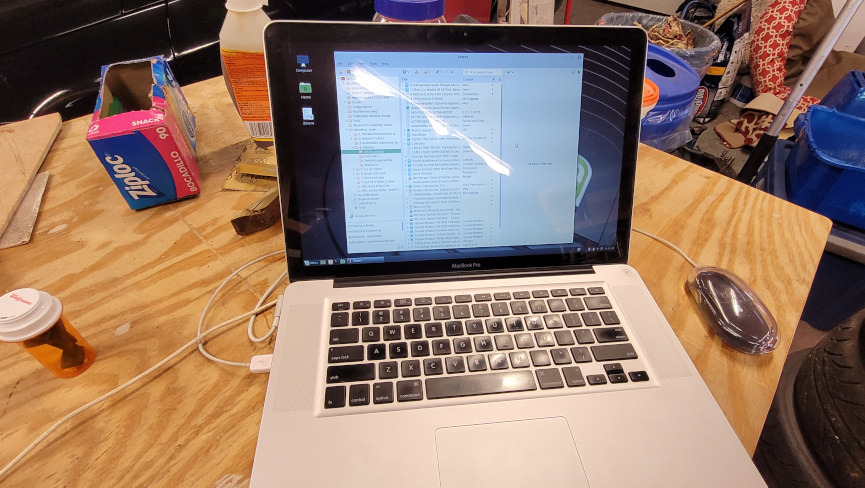 Very old Mac laptop running Linux Mint